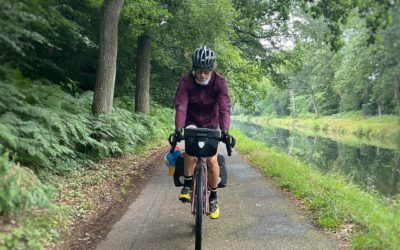 Núria Picas pedaleando la Velodyssee: la ruta ciclista más larga de Europa