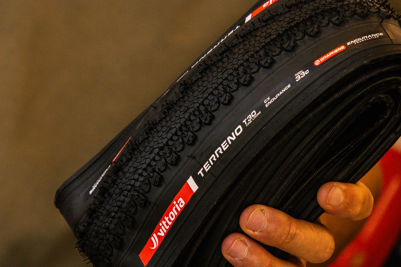 VITTORIA TERRENO T30. LIGEREZA, AGARRE Y RENDIMIENTO